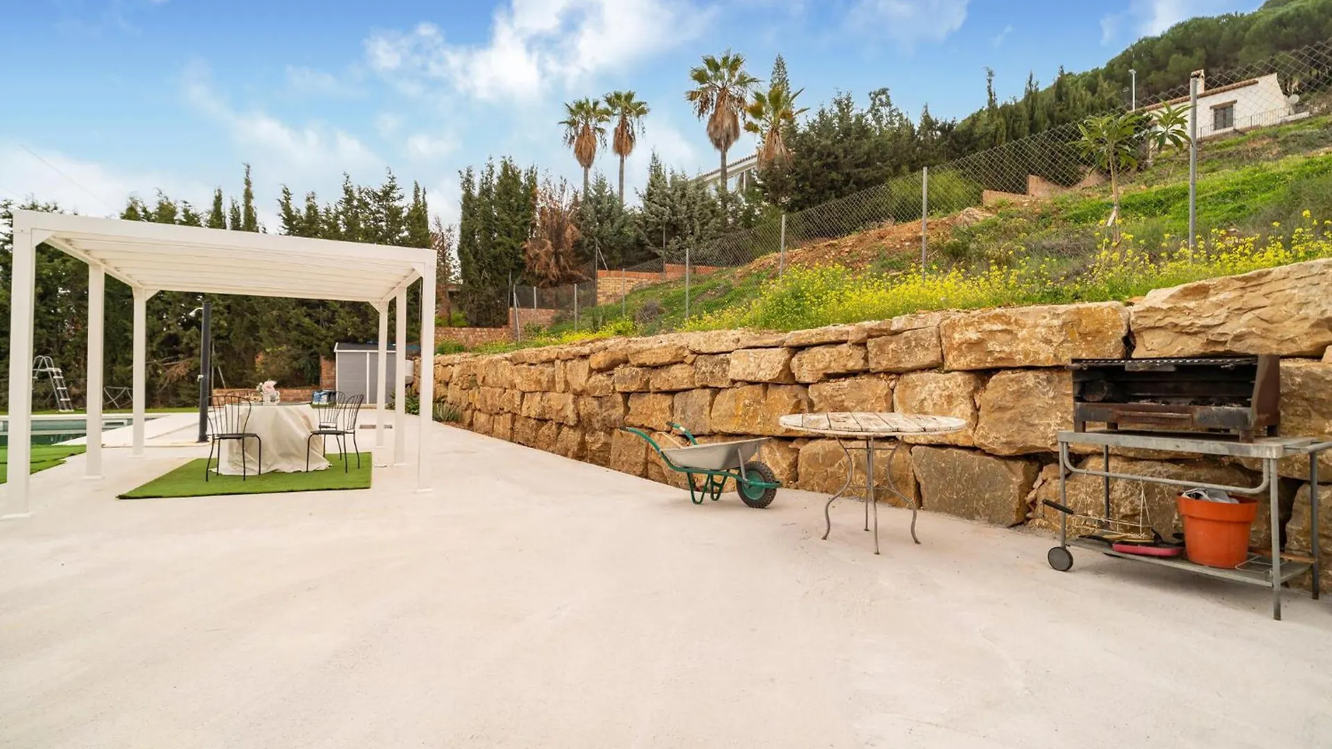 Awesome Home In Pinos De Alhaurin Alhaurin de la Torre